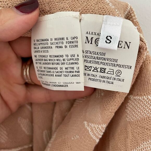 Alexander McQueen Cap-Sleeve Spine Lace Dress - Picture 4 of 7